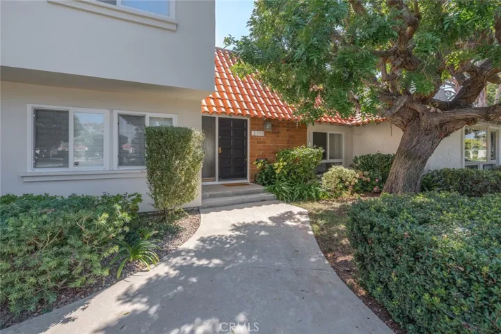 2718 Vista Del Oro, Newport Beach, California 92660