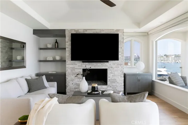 704 Via Lido Nord, Newport Beach, California 92663