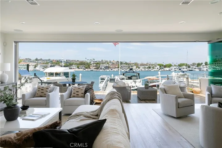 704 Via Lido Nord, Newport Beach, California 92663
