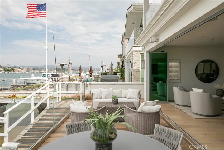 704 Via Lido Nord, Newport Beach, California 92663