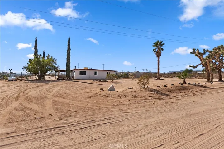 56461 Lowe Avenue, Yucca Valley, California 92284