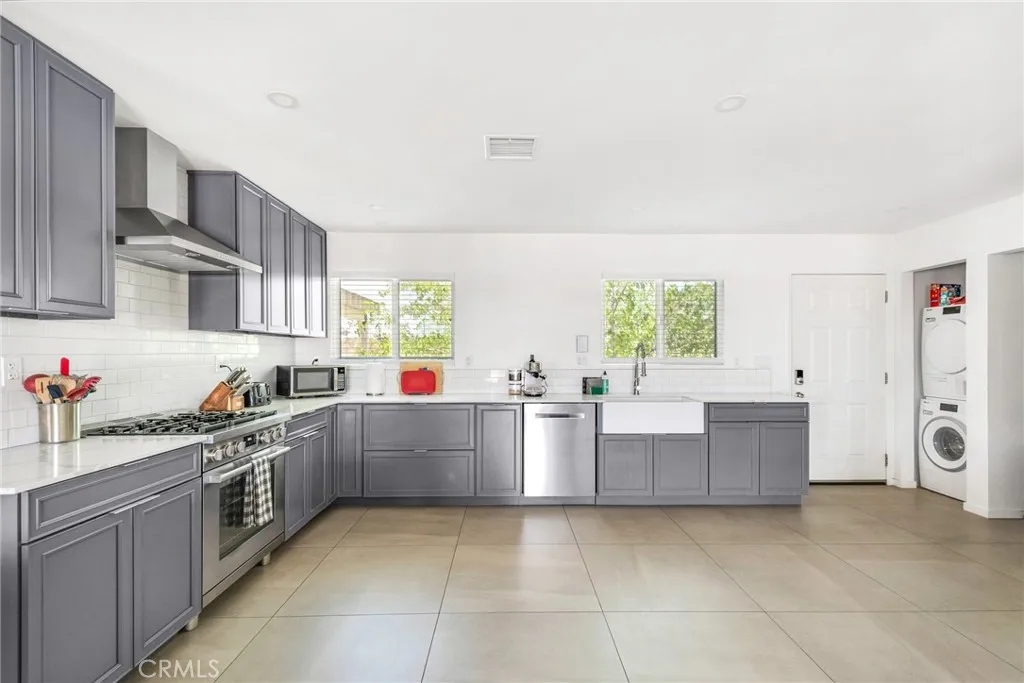 6381 Marvin Drive, Yucca Valley, California 92284 home-pic-5