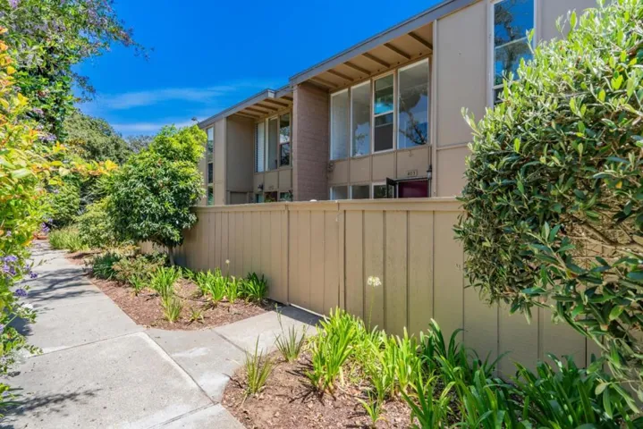 451 Dela Vina Avenue 403, Monterey, California 93940
