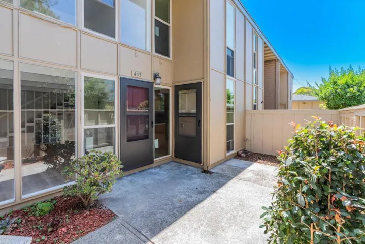 451 Dela Vina Avenue 403, Monterey, California 93940