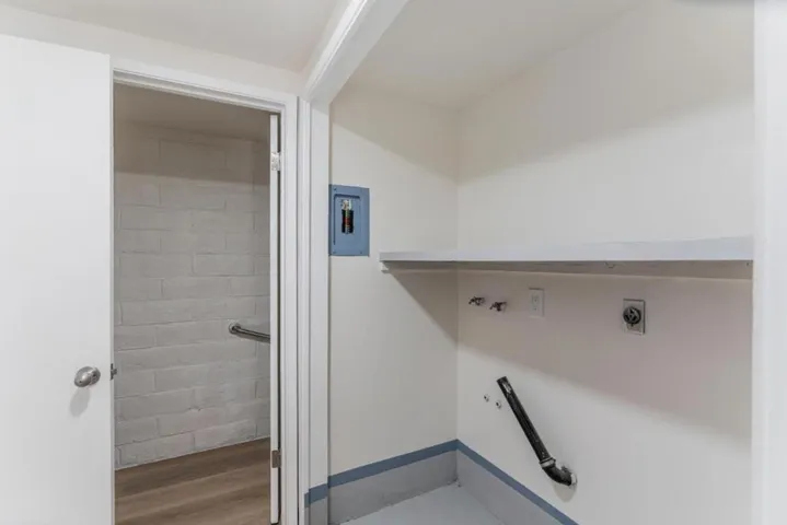 451 Dela Vina Avenue 403, Monterey, California 93940