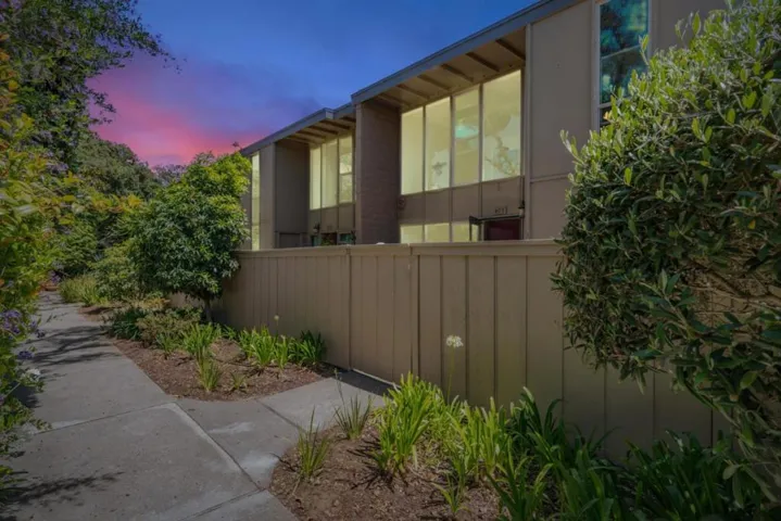 451 Dela Vina Avenue 403, Monterey, California 93940