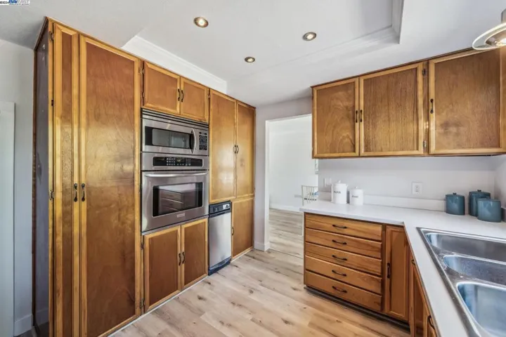 331 Royal Oaks Dr, Vacaville, California 95687