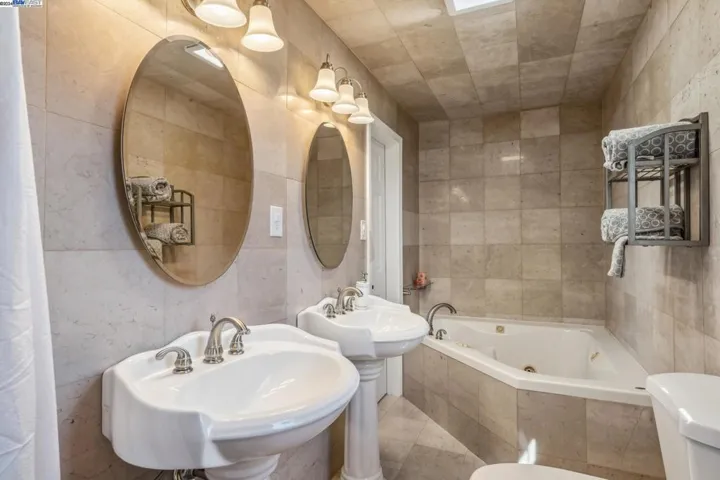 331 Royal Oaks Dr, Vacaville, California 95687
