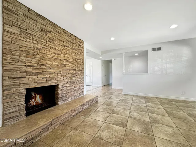 5.5 3LivRoom4