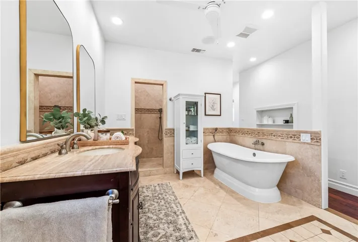 5123 Hedda Street, Lakewood, California 90712