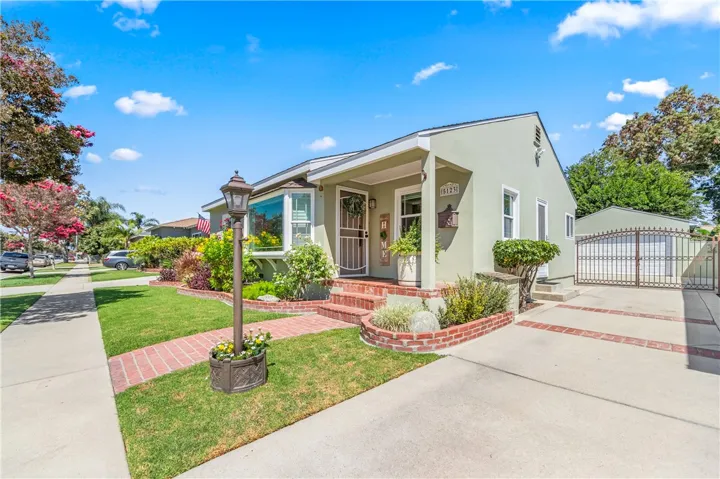 5123 Hedda Street, Lakewood, California 90712
