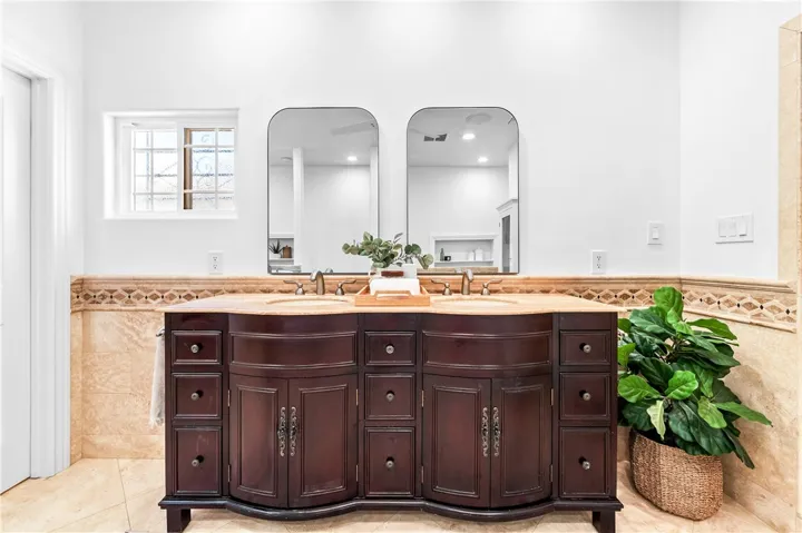 5123 Hedda Street, Lakewood, California 90712