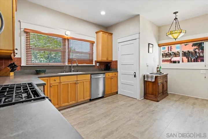 1512 Madison Avenue, San Diego, California 92116