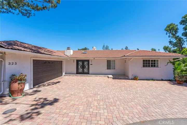 323 S Del Giorgio Road, Anaheim Hills, California 92808
