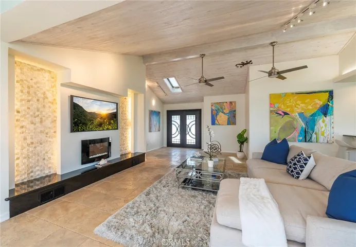 323 S Del Giorgio Road, Anaheim Hills, California 92808