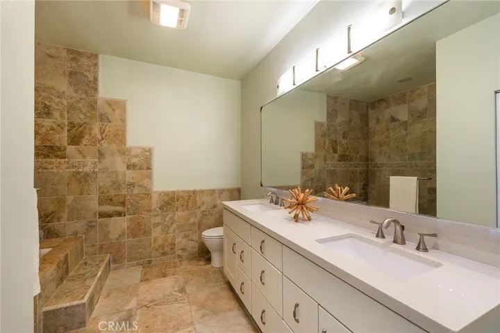 323 S Del Giorgio Road, Anaheim Hills, California 92808