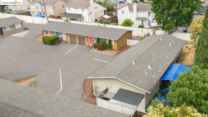 517 Schafer Rd, Hayward, California 94544