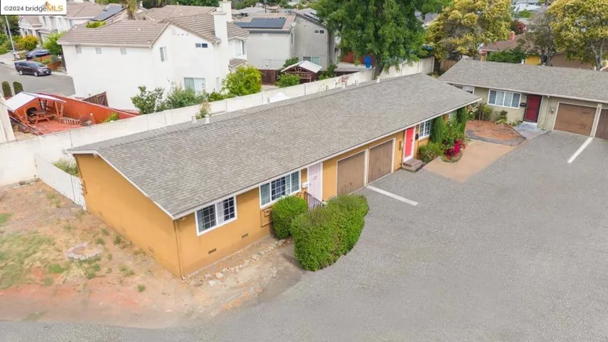 517 Schafer Rd, Hayward, California 94544