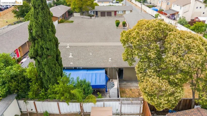 517 Schafer Rd, Hayward, California 94544