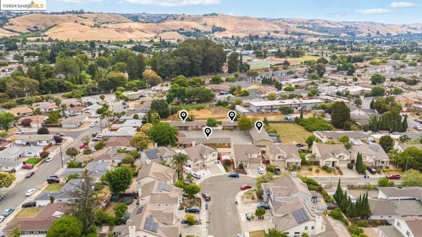 517 Schafer Rd, Hayward, California 94544
