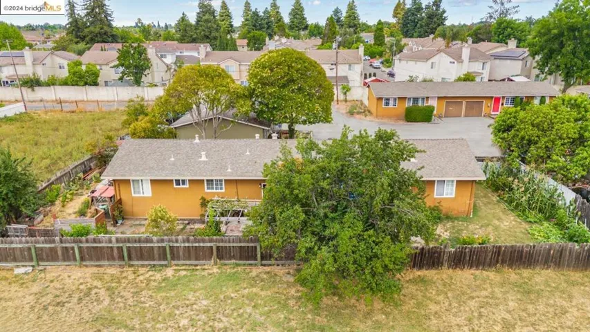 517 Schafer Rd, Hayward, California 94544