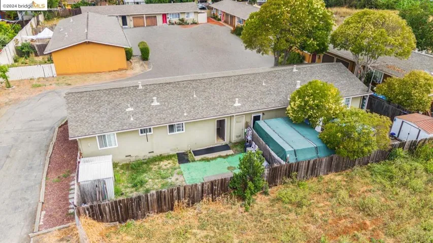 517 Schafer Rd, Hayward, California 94544
