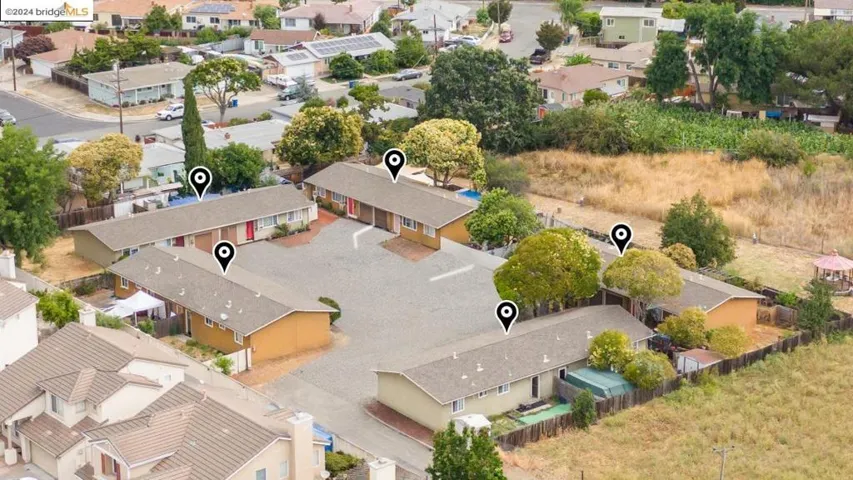 517 Schafer Rd, Hayward, California 94544