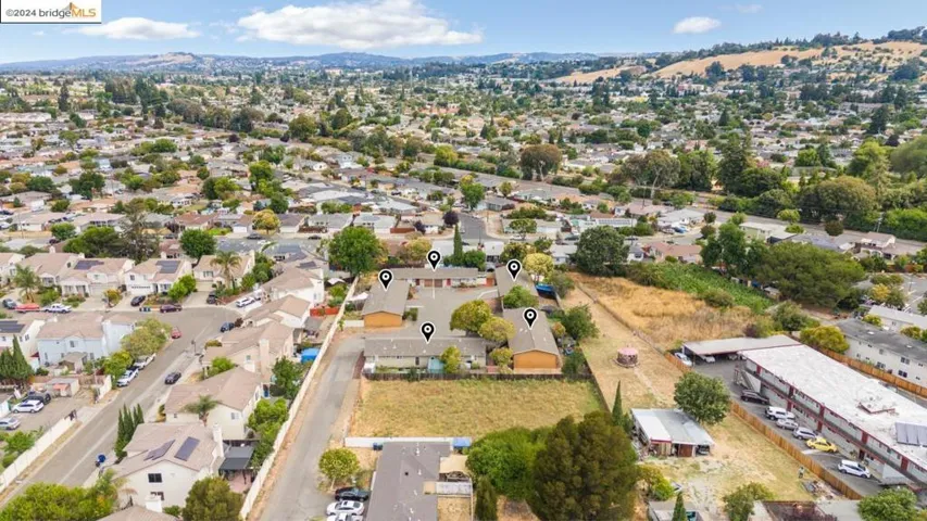 517 Schafer Rd, Hayward, California 94544