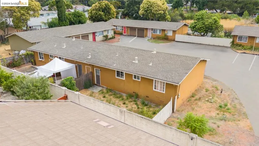 517 Schafer Rd, Hayward, California 94544