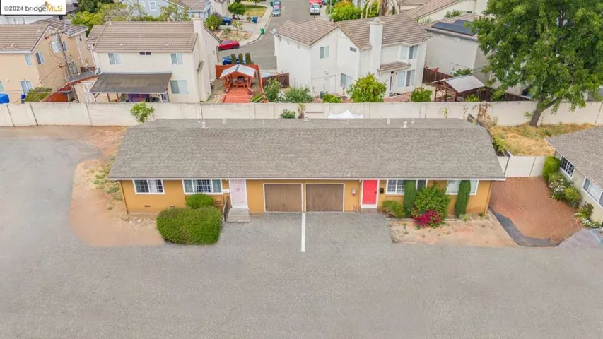 517 Schafer Rd, Hayward, California 94544