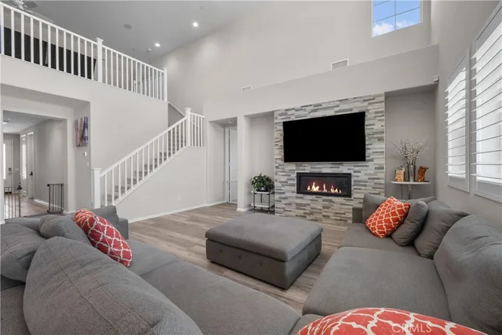 39102 Mondell Pine Avenue, Palmdale, California 93551