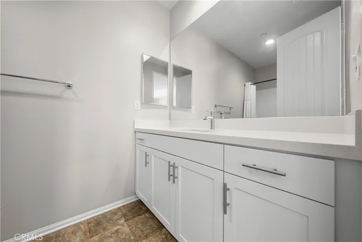 Guest Unit Bath