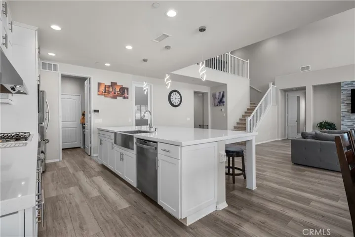 39102 Mondell Pine Avenue, Palmdale, California 93551