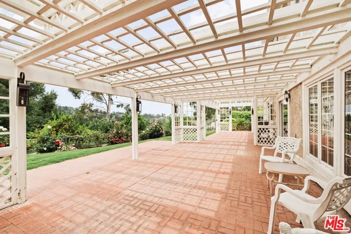 19365 Lemmer Drive, Tarzana, California 91356