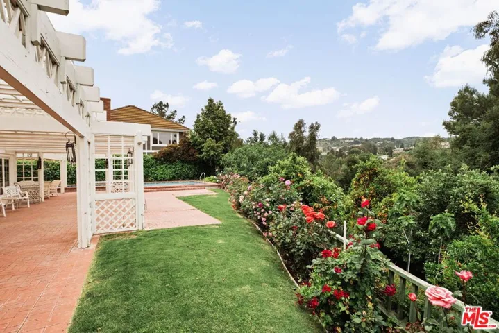 19365 Lemmer Drive, Tarzana, California 91356
