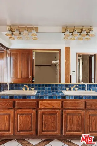 19365 Lemmer Drive, Tarzana, California 91356
