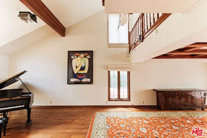 19365 Lemmer Drive, Tarzana, California 91356