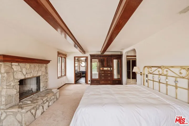19365 Lemmer Drive, Tarzana, California 91356