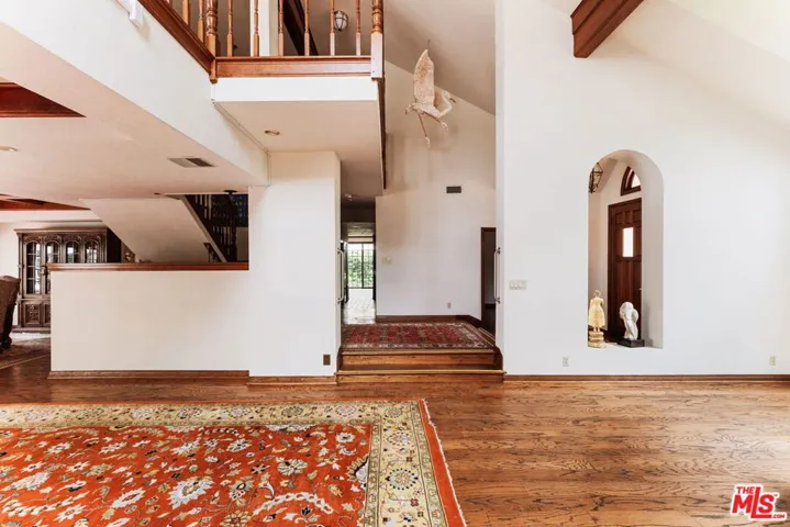 19365 Lemmer Drive, Tarzana, California 91356