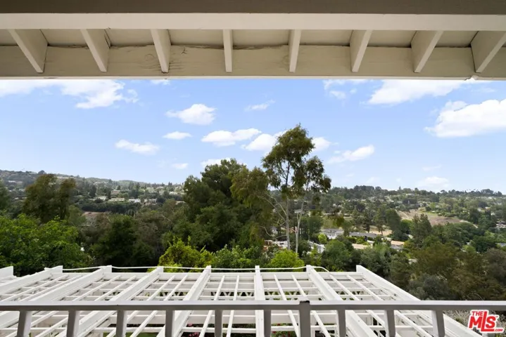 19365 Lemmer Drive, Tarzana, California 91356