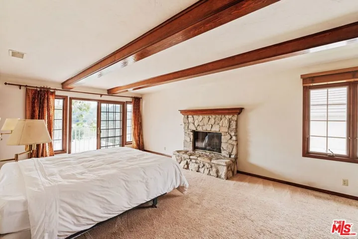 19365 Lemmer Drive, Tarzana, California 91356