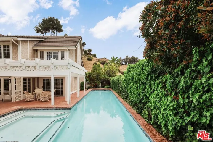 19365 Lemmer Drive, Tarzana, California 91356