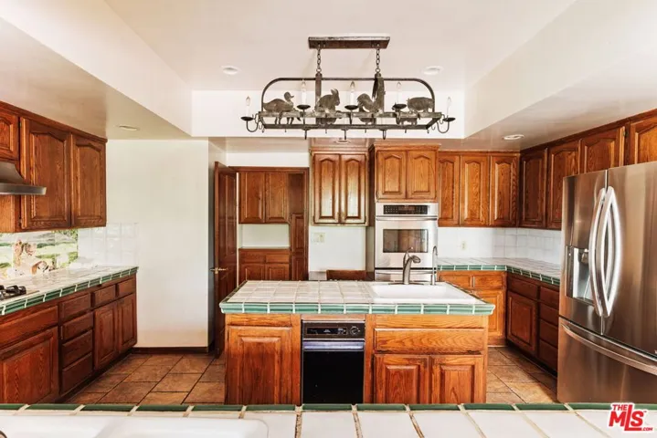 19365 Lemmer Drive, Tarzana, California 91356