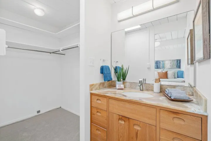 3930 Grove Avenue, Palo Alto, California 94303