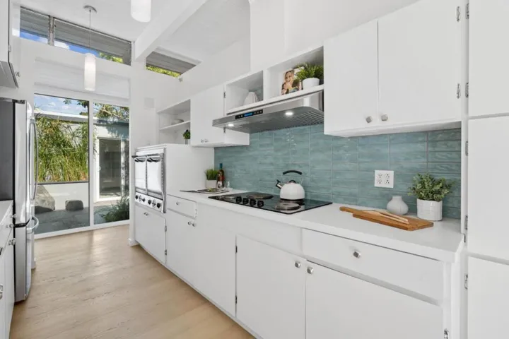 3930 Grove Avenue, Palo Alto, California 94303