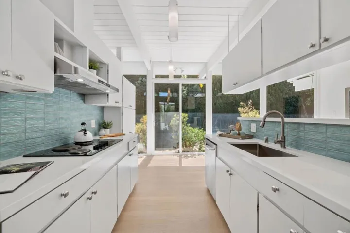 3930 Grove Avenue, Palo Alto, California 94303