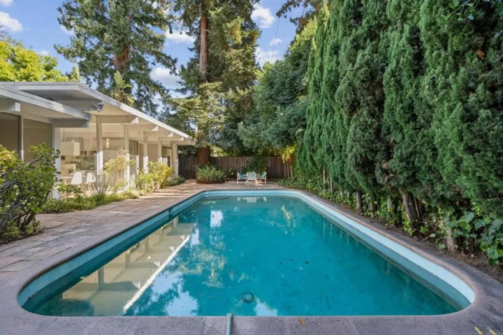 3930 Grove Avenue, Palo Alto, California 94303