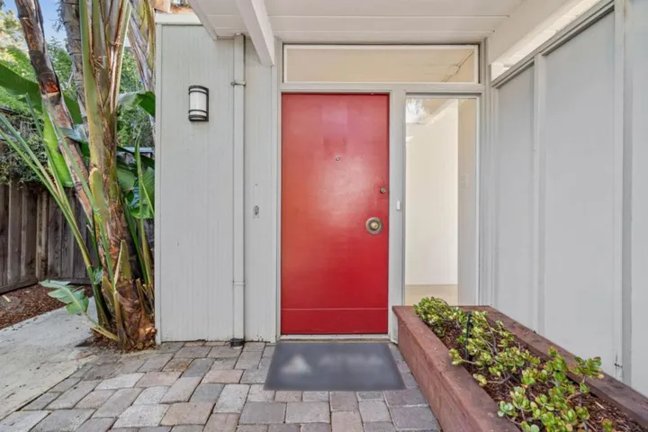 3930 Grove Avenue, Palo Alto, California 94303