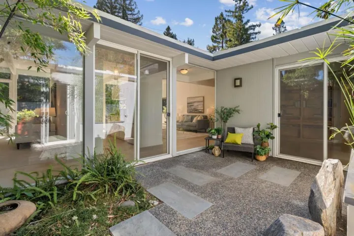 3930 Grove Avenue, Palo Alto, California 94303