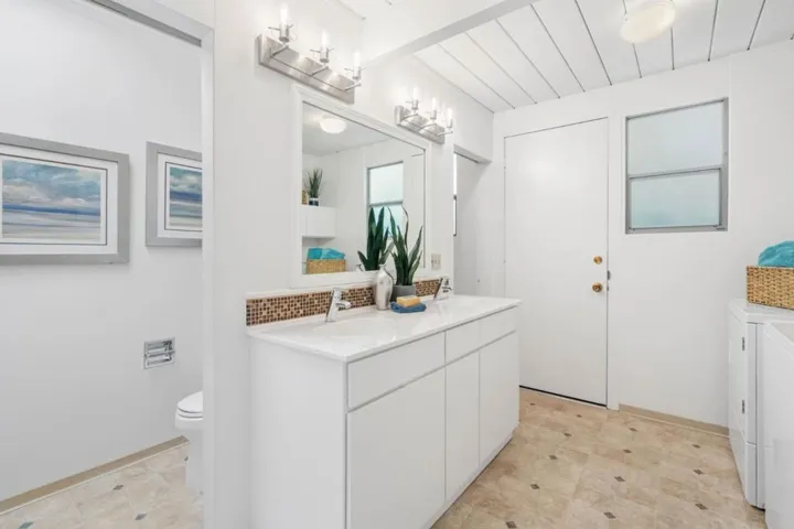 3930 Grove Avenue, Palo Alto, California 94303